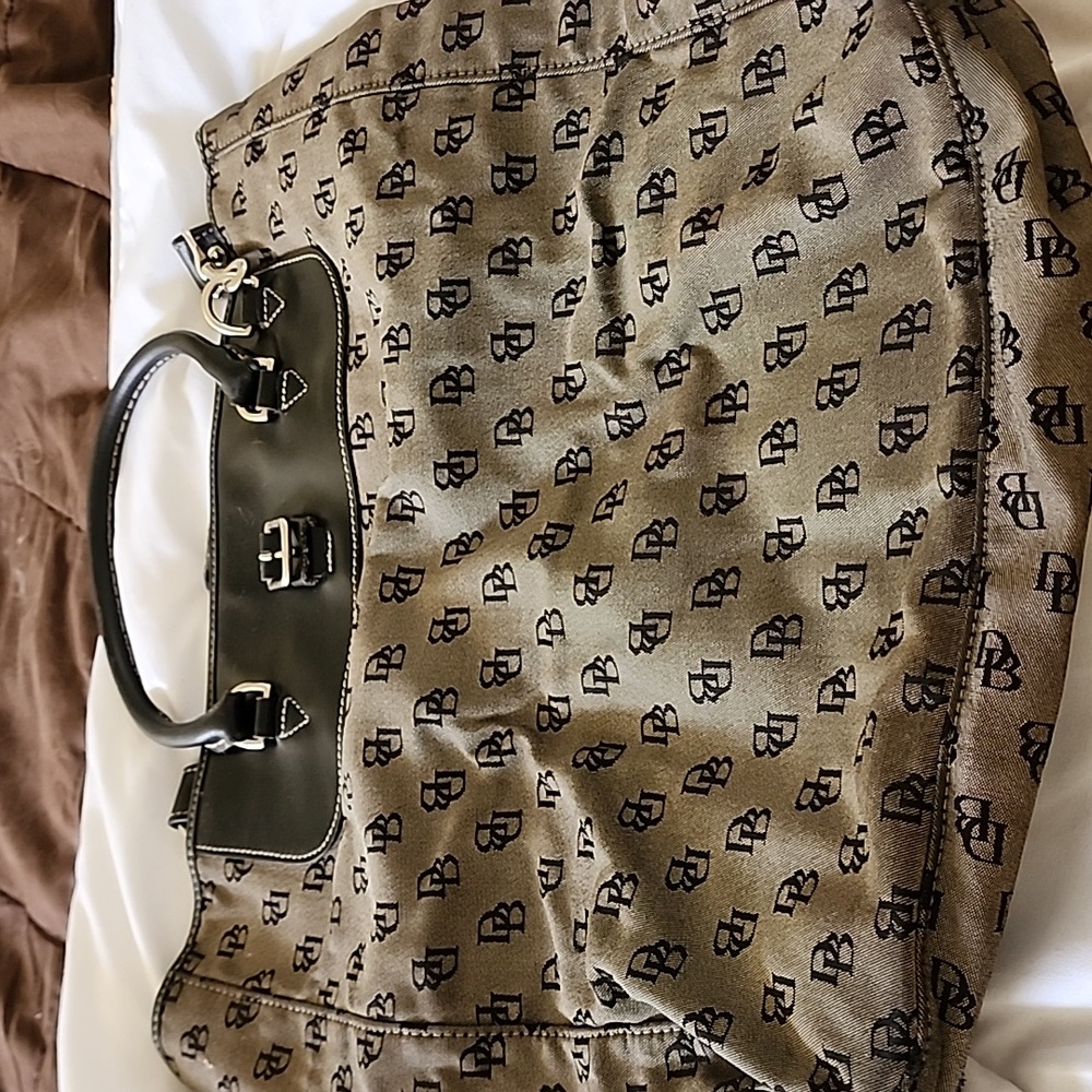 Dooney & Bourke